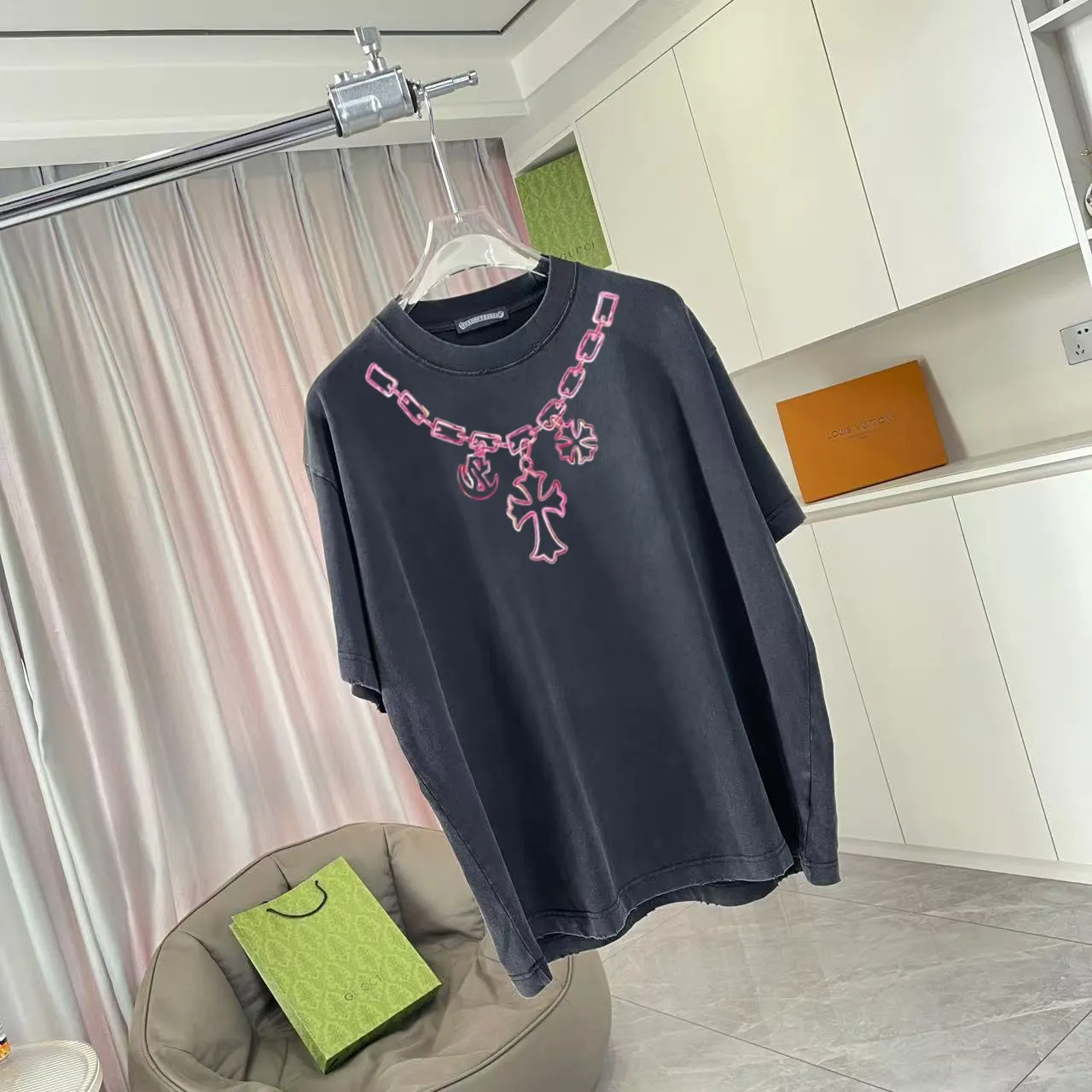 🅿️200 ch Crocodile* 2025 spring and summer new style, washed, worn, Sanskrit cross print, short-sleeved T-shirt, customized fabric 320g, same style for men and women, size: S M L XL XXL five codes, color: black gray